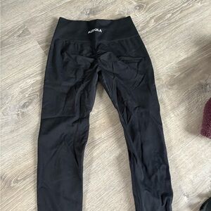 AUROLA Black High-Waisted Leggings